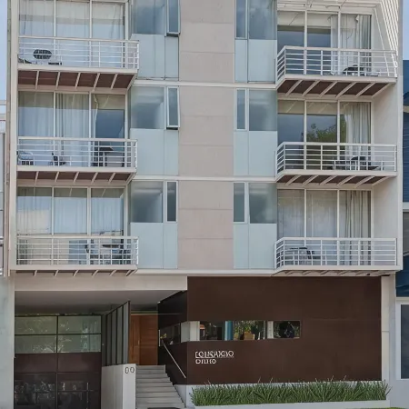 Lombardo Suites Отели рядом с достопримечательностью «Ансурес»