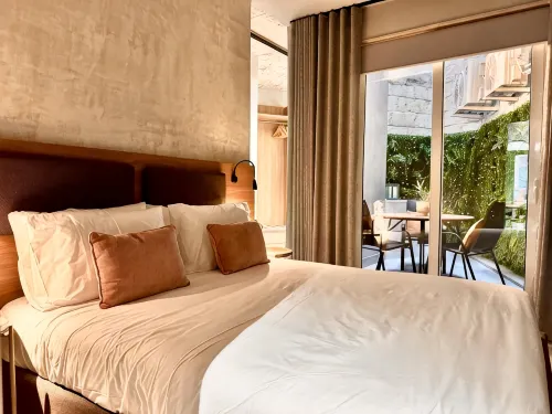 Exclusive Maisonette Retreat off the Seafront