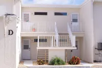 Watch the Sunrise Over the Bay<br>3 minute walk to the beach! - 4-Star
