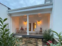 Belle Louise Historic Bed & Breakfast Hotels near Carson Park