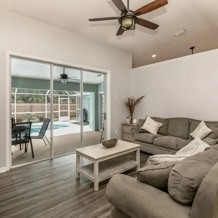 🍹🌞Relaxing Heated Pool!Beautiful Patio,Pet Friendly,Fenced Area, Near Beaches!