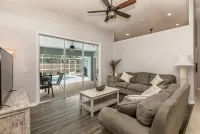🍹🌞Relaxing Heated Pool!Beautiful Patio,Pet Friendly,Fenced Area, Near Beaches! - 4-Star