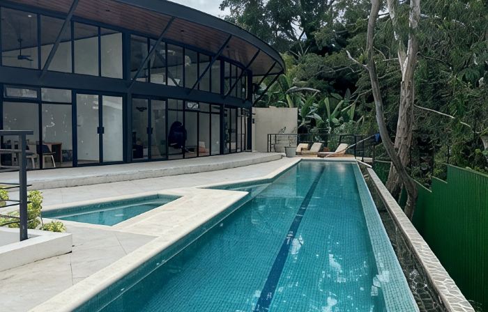 Luxury Townhouse/8p Max/Close to Airport & Medical Facilities/Pool & Fitness