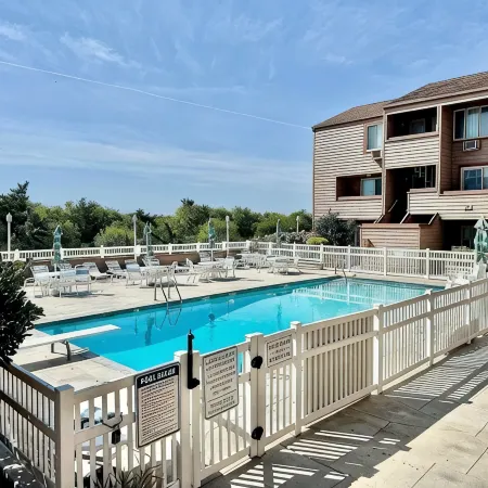 Coastal Charm Meets Cozy Comfort - 1BR Beachside Beauty!