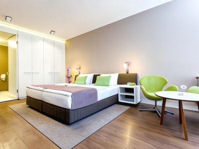 Adresa Suites