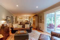 Luxurious, Gorgeous, Pristine, Convenient, Walkable 6-bedroom in State College! - 4-Star