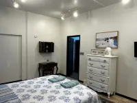 Private, Beautiful apartment in historic district 1/1