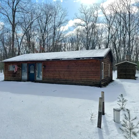 Cozy Cabin- Close to all up North activities! Cabin in Irons.