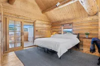 Stunning cabin on 4 acres of land near Breck, mountain views and on-site creek