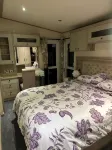 Abi Beaumont Caravan from 2022 - piscine