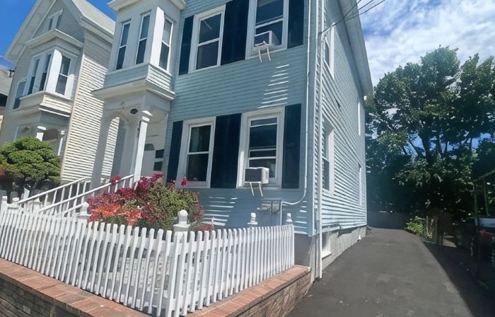 Boston 2bd King Bed near Harvard, MIT, subway near Boston. On-site free Parking