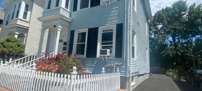 Boston 2bd King Bed near Harvard, MIT, subway near Boston. On-site free Parking Hotels in Somerville