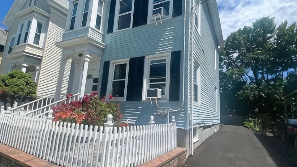 Boston 2bd King Bed near Harvard, MIT, subway near Boston. On-site free Parking