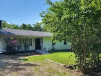 Family-sized in Historic Reeds Spring. 10 min to SDC,  Lake. 20 min to Branson
