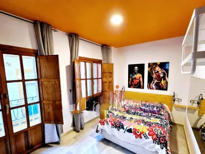 Arc House Plaza Hotel di 