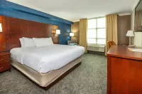 كومفرت إن آند كونفرانس سنتر تورونتو أيربورت Hotels near كلية هامبر
