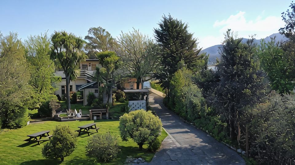 Te Anau Lakefront Backpackers