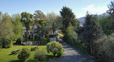 Te Anau Lakefront Backpackers Отели в г. 