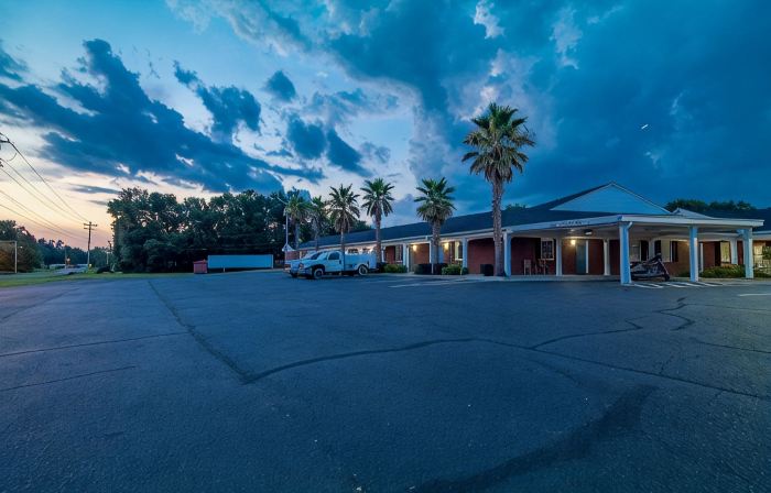 Winton Inn & Suites