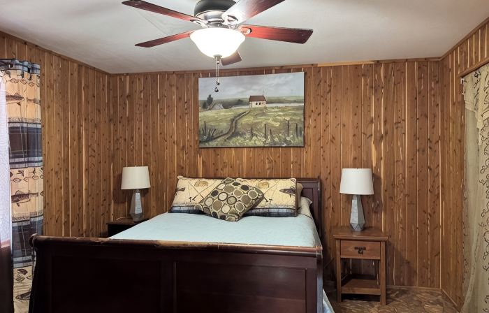Lakefront country cabin near Lucedale , MS