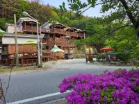 Goesan Joryeong Pension - 駐車場