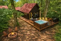 Riverfront Cabin: Iconic Mt. Index Views & Hot Tub - Alppimaja