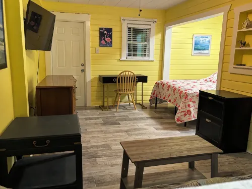 COZY BEACH HOUSE 1 BEDROOM - Apartments