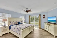1 Block from Beach - Van/Golf Cart Also Available for Rent! Pool/Hot Tub/Arcade! - Boutique
