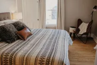 Charming 2-bedroom upper apartment in fabulous downtown Saint Charles, MN. Hotels in 