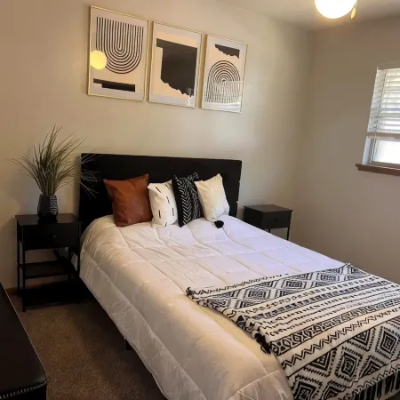 Entire home, walking distance to OU
