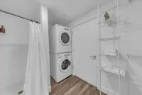 Central & Walkable to Everything + Discounts! - Holiday Apartments