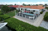 Beautiful Waterfront Home w/Access to Bay, Swim Spa Pool, Hot Tub,  Boat Dock. - Swimmingpools