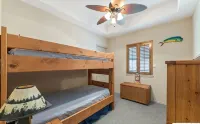 Perfect getaway for all!  Fish and hunt with all the comforts of home! - Pools