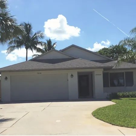 Comfortable and Spacious house near the beach