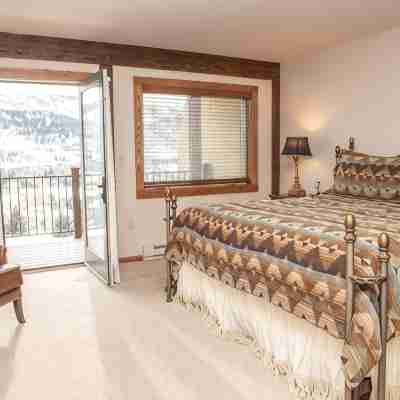 6 Chambertin Townhomes 4 Bedroom Townhouse by RedAwning Rooms