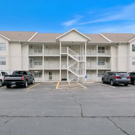 Lakeview Condo, Pools, Patio With Grill, Near PB2 Launch