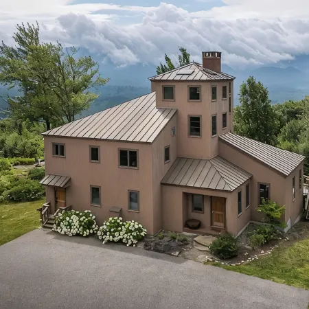 White Mountains Getaway w/ Sauna & Stunning Views