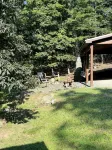 Charming 4 Bedroom 2 Bath Cabin Wifi , AC in Tranquil Berkeley Springs - Wi-Fi