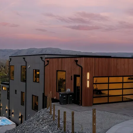 Ultra Luxury Chelan Lake House w/ Sauna, Steam Room, Cold Plunge, and Hot Tub