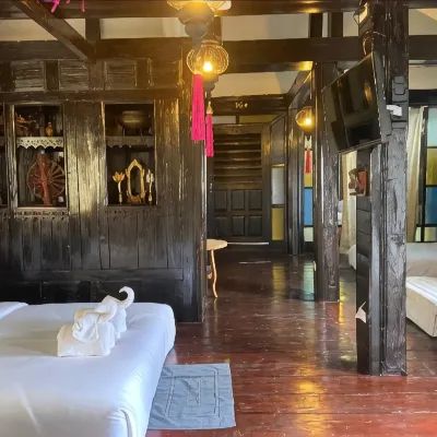 Doinpin 8-Timeless House Chiang Mai Отели рядом с достопримечательностью «Храм Ват-Пра-Тат-Дои-Кхам»