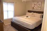 2-bedroom apartment in charming Daleville with WiFi, AC. Enjoy your stay - 무료 와이파이