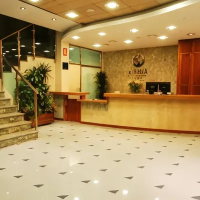Bahia Aparthotel Hotels near Dos Mares Shopping Centre
