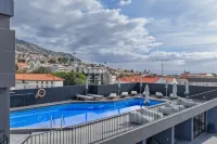 The Editory Garden Carmo Funchal - Pool