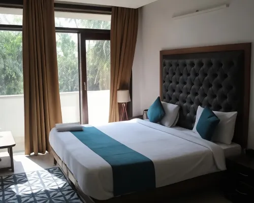 Khanna Residency Hotels near Saket