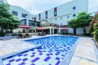 Hotel Gino Feruci Cianjur - Pools