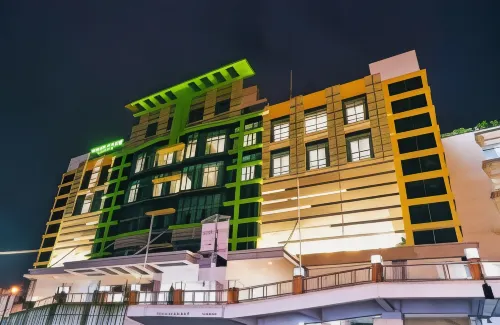 Palm Park Hotel Surabaya - Baarit
