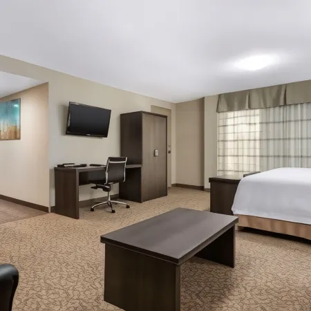 Clarion Hotel & Suites