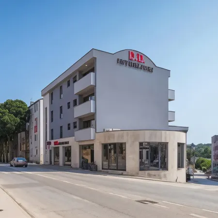 Pula City Center Accommodation with Free Parking