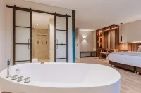 1616 Hotel Medellin - parking