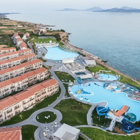 White Olive Marine Aquapark